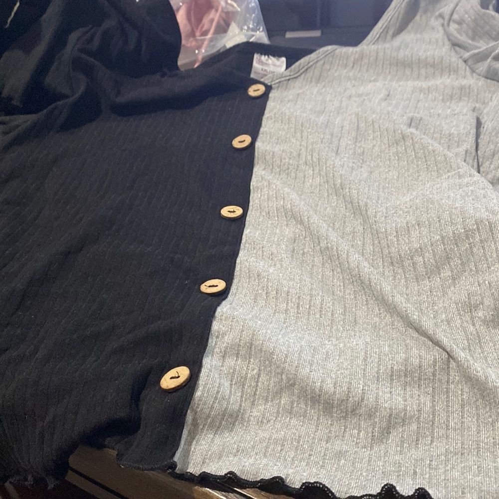 Half black half gray go ball XXL with fake buttons